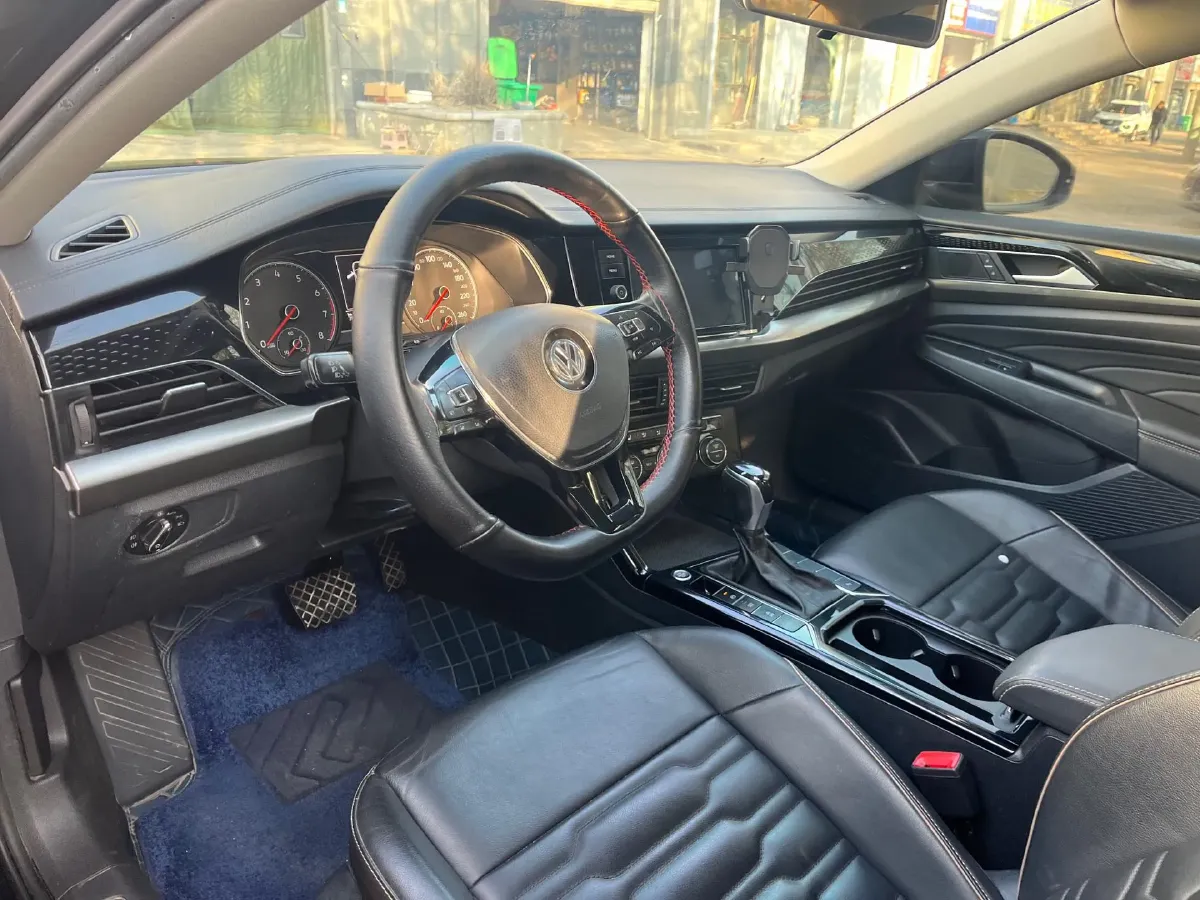 2019 Volvo V40 1.5T 152HP L4 6AT,autocango,china used car exporter,china ev exporter,chinese used car exporter,chinese used ev exporter