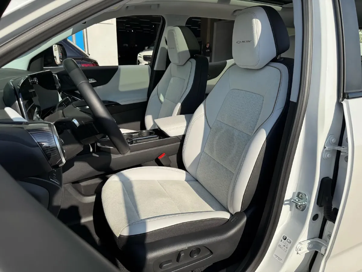 2024 Chevrolet EquinoxPlus 1.5T 180HP L4 2DHT PHEV 24.4KWH,autocango,china used car exporter,china ev exporter,chinese used car exporter,chinese used ev exporter