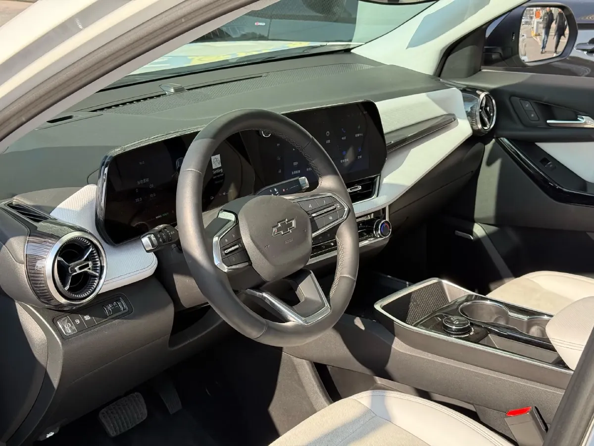 2024 Chevrolet EquinoxPlus 1.5T 180HP L4 2DHT PHEV 24.4KWH,autocango,china used car exporter,china ev exporter,chinese used car exporter,chinese used ev exporter