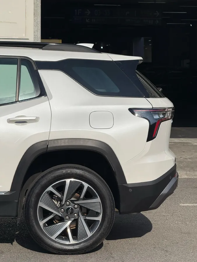 2024 Chevrolet EquinoxPlus 1.5T 180HP L4 2DHT PHEV 24.4KWH,autocango,china used car exporter,china ev exporter,chinese used car exporter,chinese used ev exporter