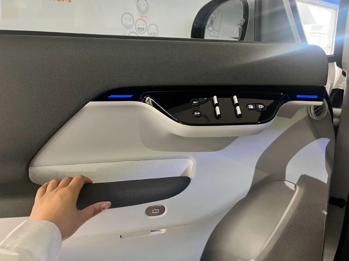 2023 Dongfeng PaLaSuo 2.0T 228HP L4 8AT,autocango,china used car exporter,china ev exporter,chinese used car exporter,chinese used ev exporter