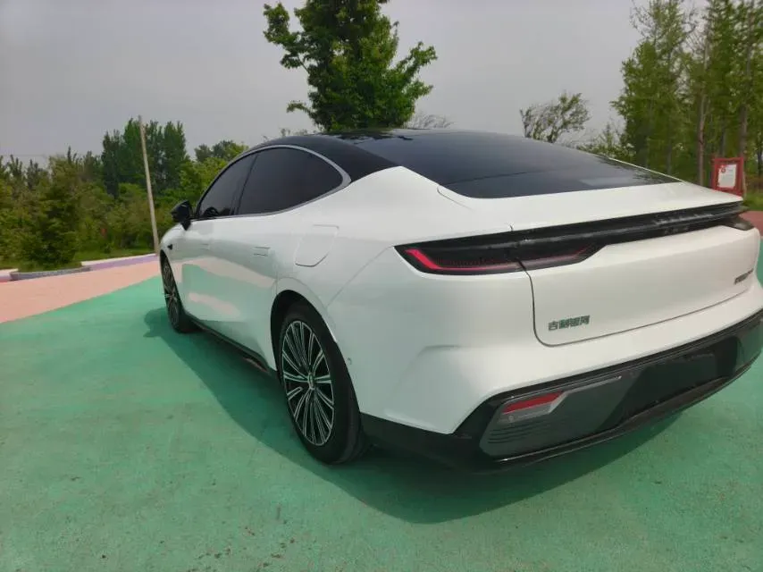 2025 Geely Galaxy Starshine 8 1.5T 163HP L4 3DHT PHEV 27.69KWH,autocango,china used car exporter,china ev exporter,chinese used car exporter,chinese used ev exporter