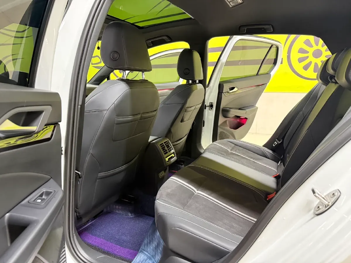 2023 Volkswagen Golf 1.4T 150HP L4 7DCT,autocango,china used car exporter,china ev exporter,chinese used car exporter,chinese used ev exporter