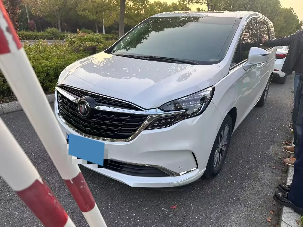 2022 Buick GL8 2.0T 237HP L4 9AT,autocango,china used car exporter,china ev exporter,chinese used car exporter,chinese used ev exporter