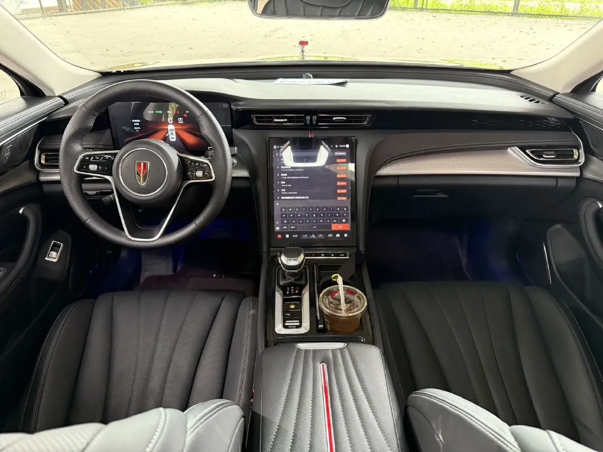 2023 HongQi H5 2.0T 224HP L4 8AT,autocango,china used car exporter,china ev exporter,chinese used car exporter,chinese used ev exporter