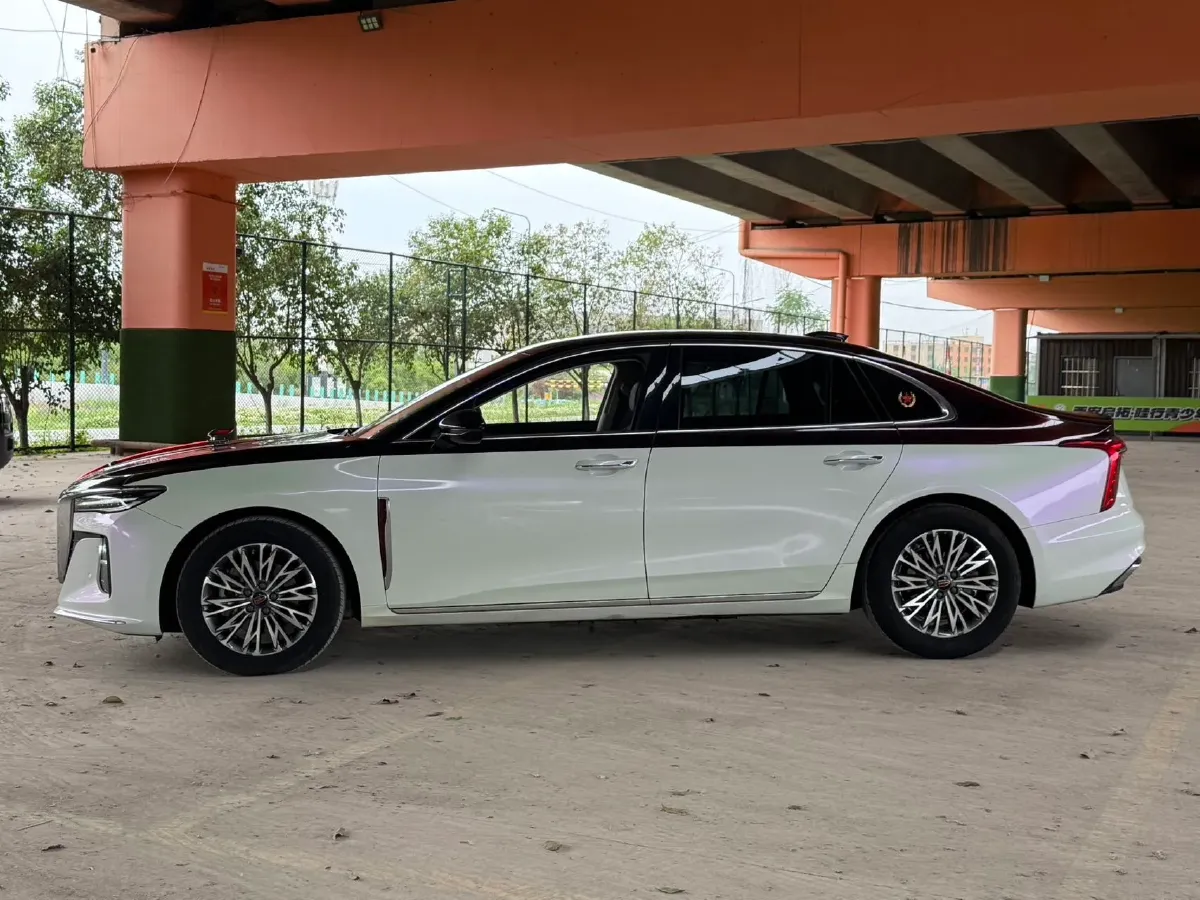 2023 HongQi H5 2.0T 224HP L4 8AT,autocango,china used car exporter,china ev exporter,chinese used car exporter,chinese used ev exporter