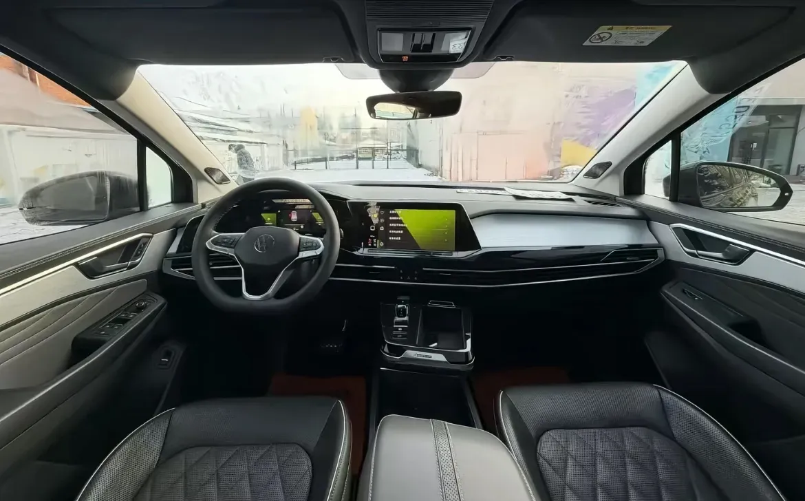 2023 Volkswagen Talagon 2.0T 220HP L4 7DCT,autocango,china used car exporter,china ev exporter,chinese used car exporter,chinese used ev exporter