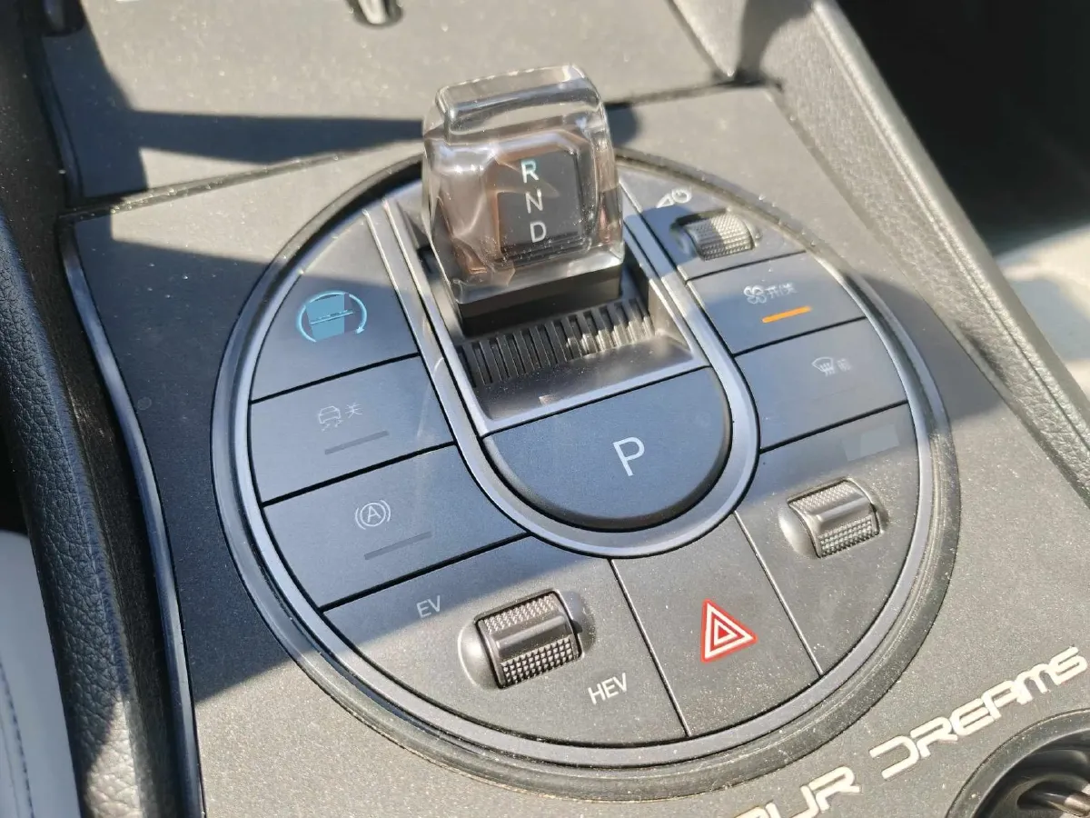 2025 BYD Seal05 DM-i 1.5L 101HP L4 E-CVT PHEV 7.68KWH,autocango,china used car exporter,china ev exporter,chinese used car exporter,chinese used ev exporter