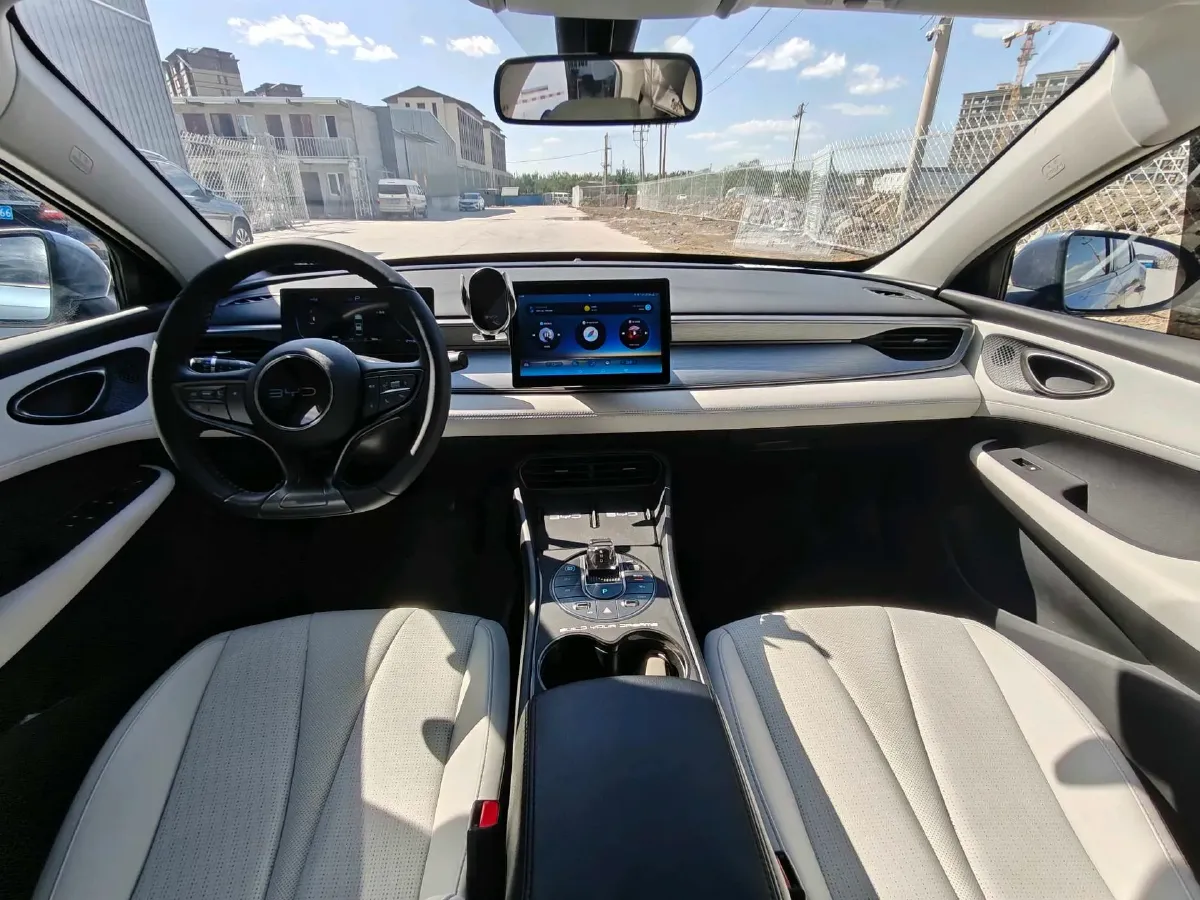 2025 BYD Seal05 DM-i 1.5L 101HP L4 E-CVT PHEV 7.68KWH,autocango,china used car exporter,china ev exporter,chinese used car exporter,chinese used ev exporter