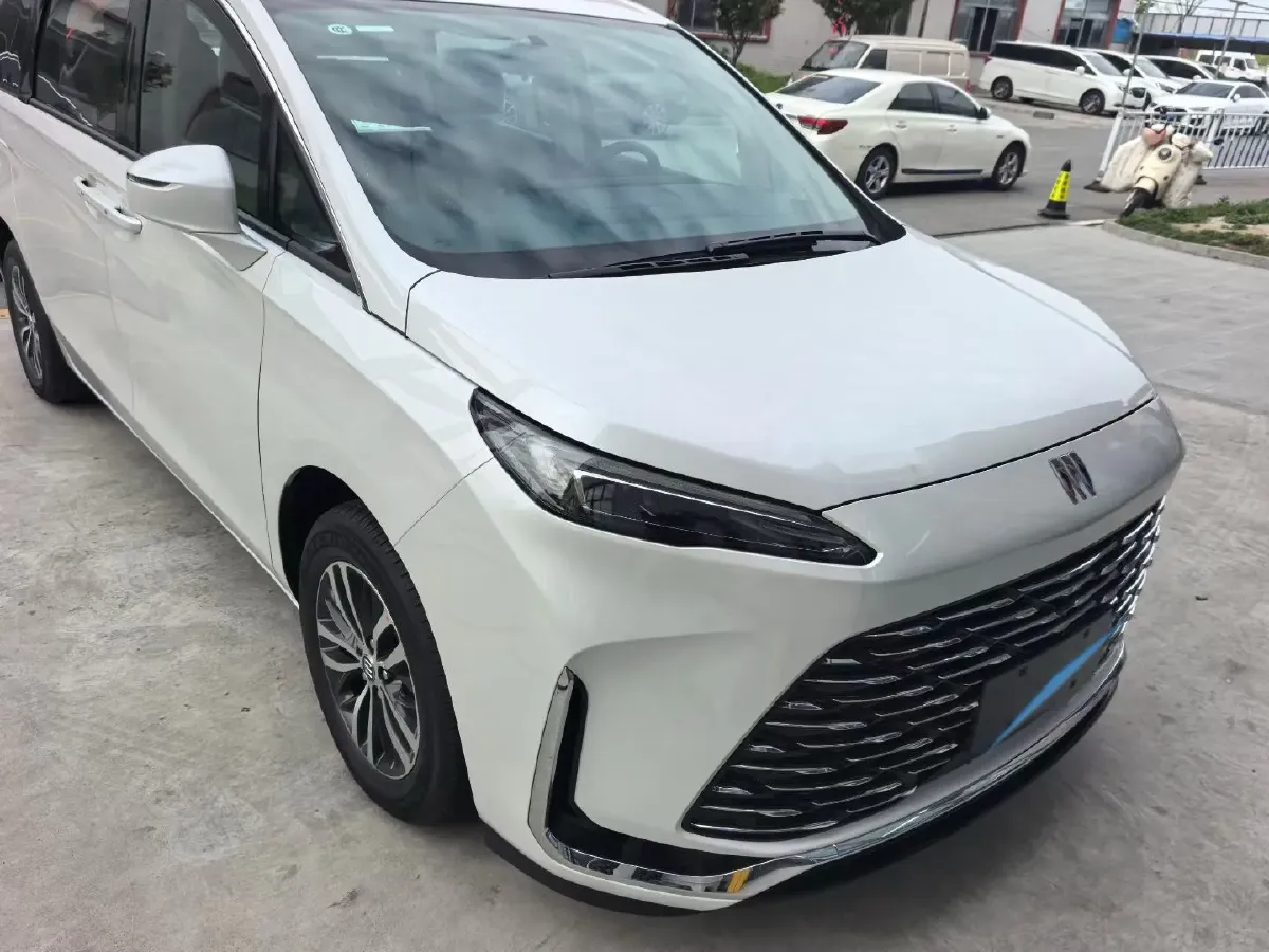 2025 Buick GL8 2.0T 237HP L4 9AT,autocango,china used car exporter,china ev exporter,chinese used car exporter,chinese used ev exporter