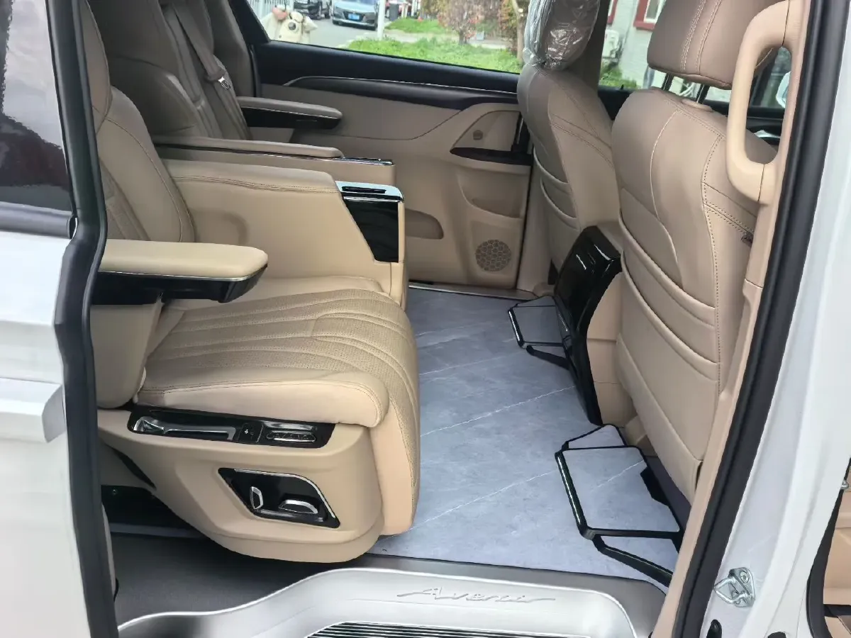 2025 Buick GL8 2.0T 237HP L4 9AT,autocango,china used car exporter,china ev exporter,chinese used car exporter,chinese used ev exporter