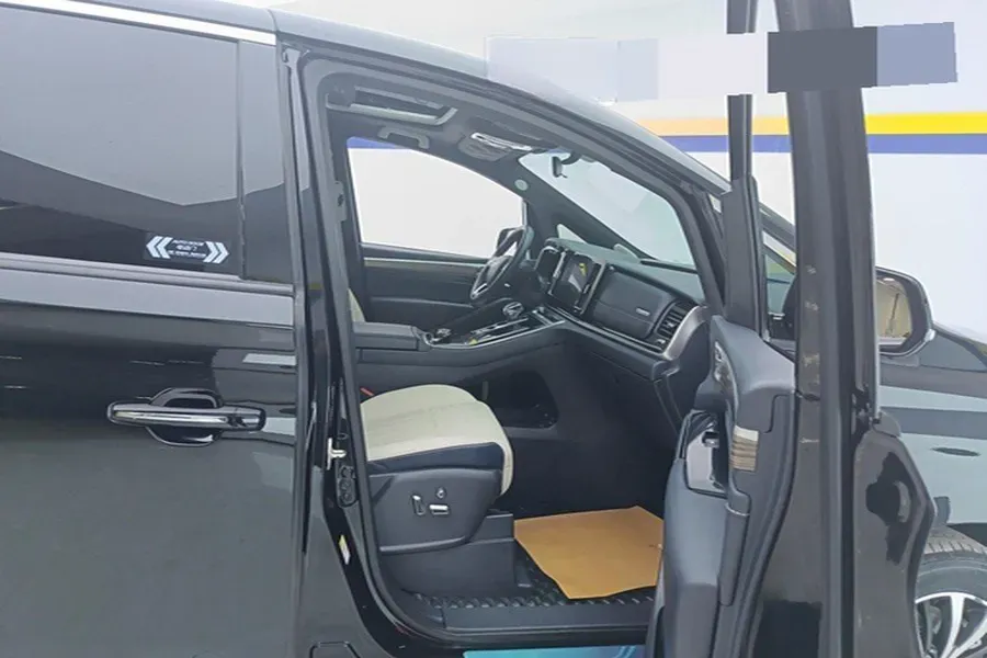 2021 GAC Trumpchi M8 2.0T 252HP L4 8AT,autocango,china used car exporter,china ev exporter,chinese used car exporter,chinese used ev exporter