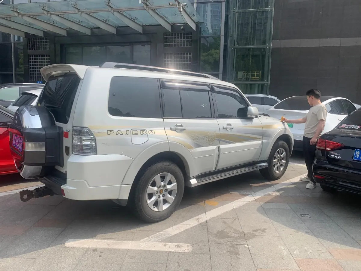 2019 Mitsubishi Pajero 3.0L 174HP V6 5AT,autocango,china used car exporter,china ev exporter,chinese used car exporter,chinese used ev exporter