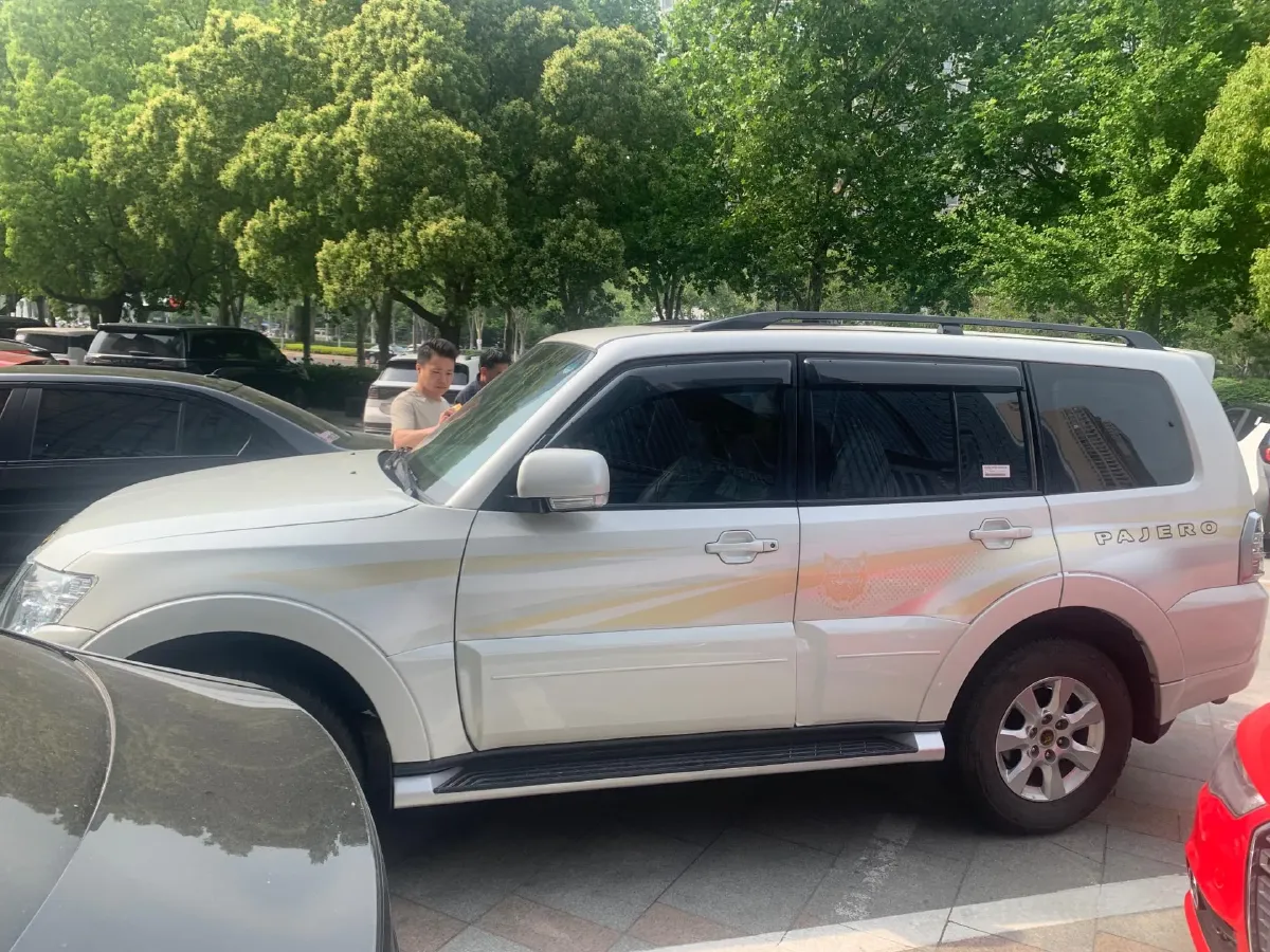 2019 Mitsubishi Pajero 3.0L 174HP V6 5AT,autocango,china used car exporter,china ev exporter,chinese used car exporter,chinese used ev exporter
