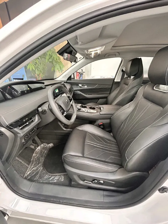 2023 ChangAn UNI-K iDD 1.5T 170HP L4 6TCT PHEV 28.39KWH,autocango,china used car exporter,china ev exporter,chinese used car exporter,chinese used ev exporter