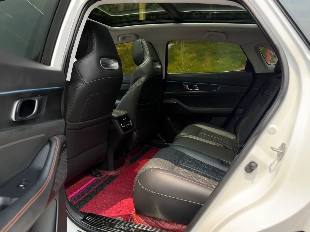 2021 ChangAn UNI-K 2.0T 233HP L4 8AT,autocango,china used car exporter,china ev exporter,chinese used car exporter,chinese used ev exporter