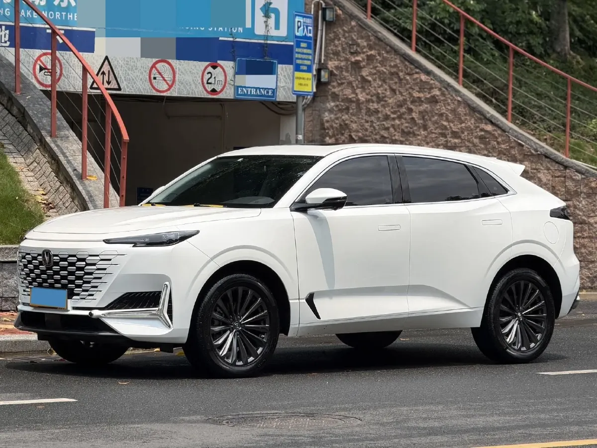 2021 ChangAn UNI-K 2.0T 233HP L4 8AT,autocango,china used car exporter,china ev exporter,chinese used car exporter,chinese used ev exporter