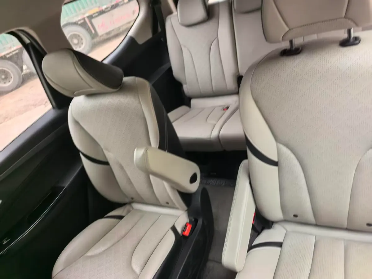 2019 BaoJun 730 1.5T 147HP L4 CVT,autocango,china used car exporter,china ev exporter,chinese used car exporter,chinese used ev exporter