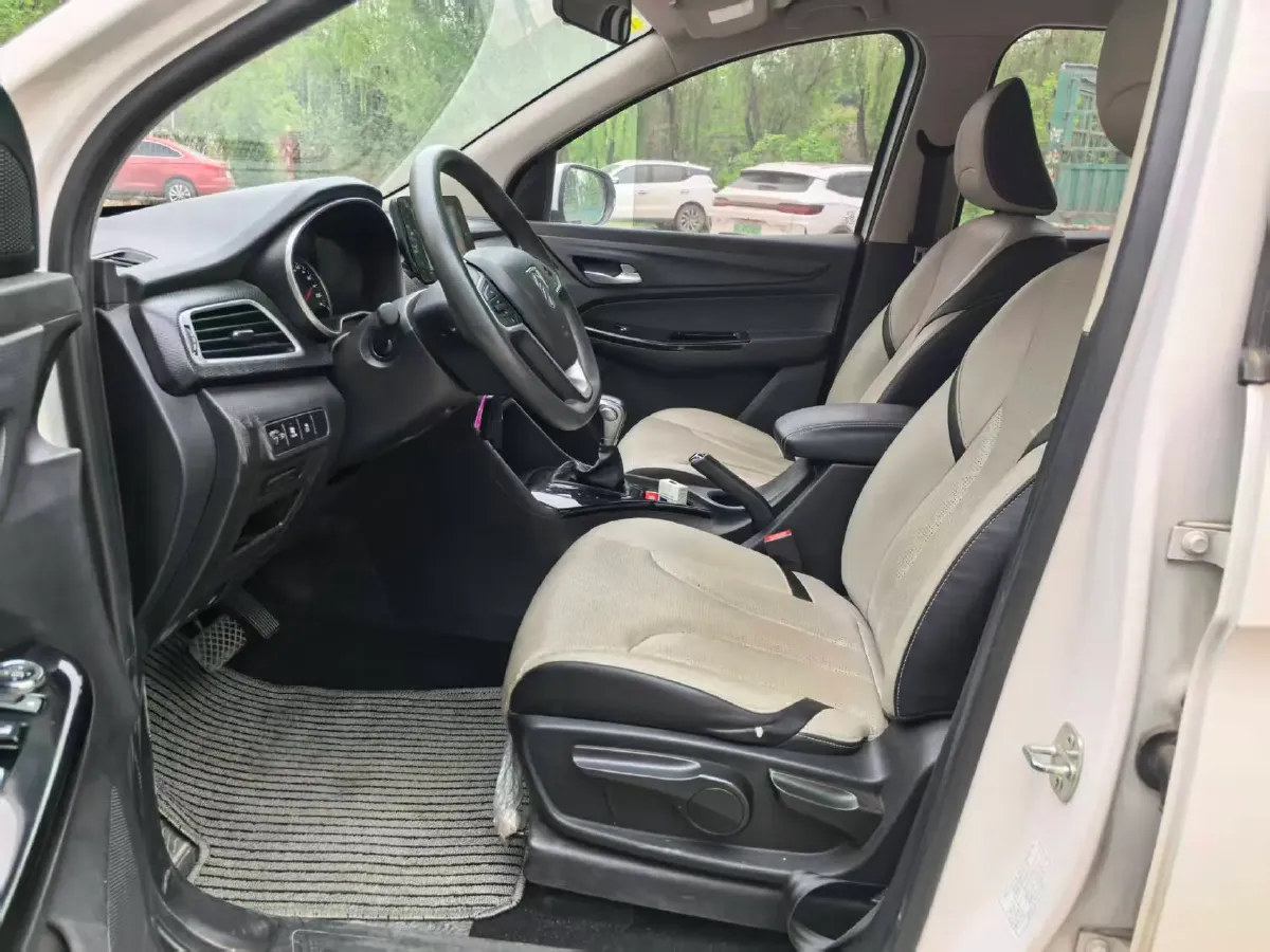 2019 BaoJun 730 1.5T 147HP L4 CVT,autocango,china used car exporter,china ev exporter,chinese used car exporter,chinese used ev exporter