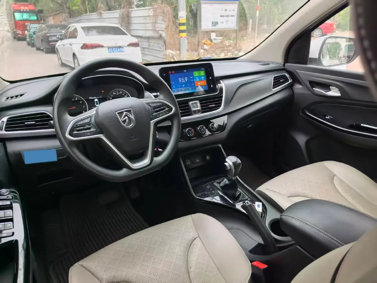 2019 BaoJun 730 1.5T 147HP L4 CVT,autocango,china used car exporter,china ev exporter,chinese used car exporter,chinese used ev exporter