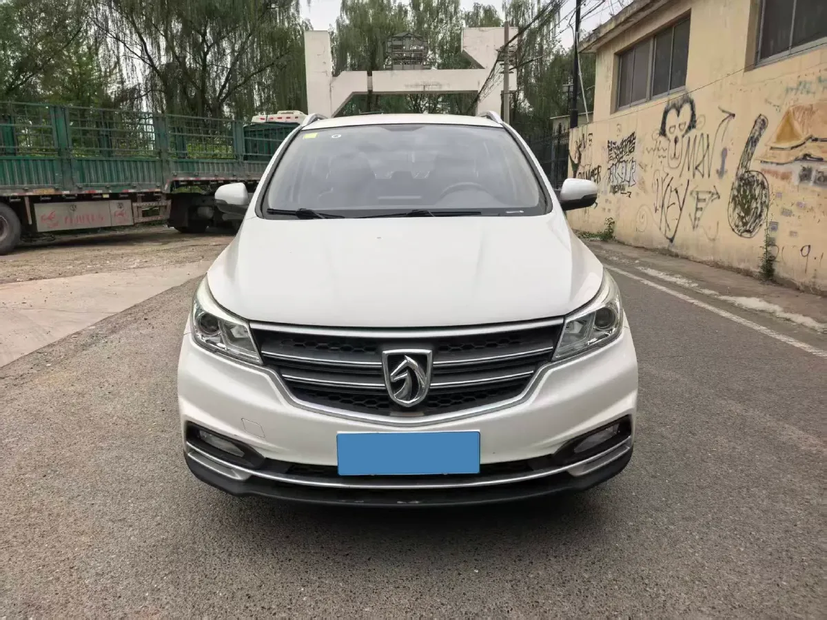 2019 BaoJun 730 1.5T 147HP L4 CVT,autocango,china used car exporter,china ev exporter,chinese used car exporter,chinese used ev exporter