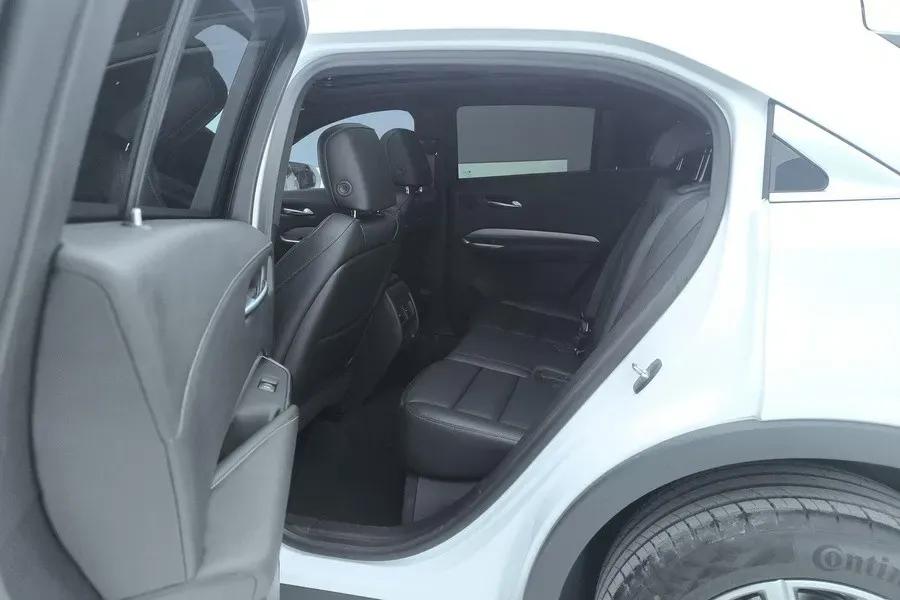 2022 Cadillac XT4 2.0T 237HP L4 9AT,autocango,china used car exporter,china ev exporter,chinese used car exporter,chinese used ev exporter