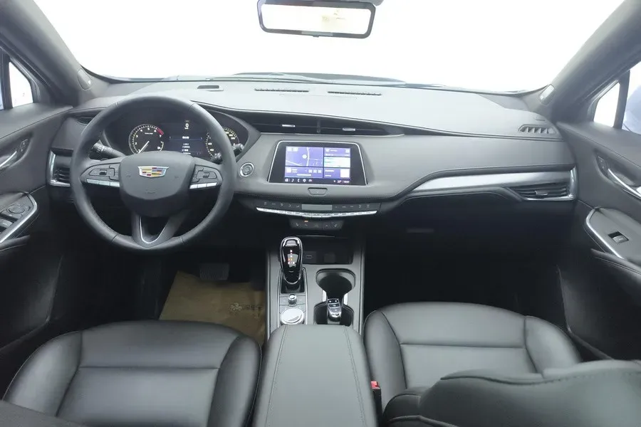 2022 Cadillac XT4 2.0T 237HP L4 9AT,autocango,china used car exporter,china ev exporter,chinese used car exporter,chinese used ev exporter