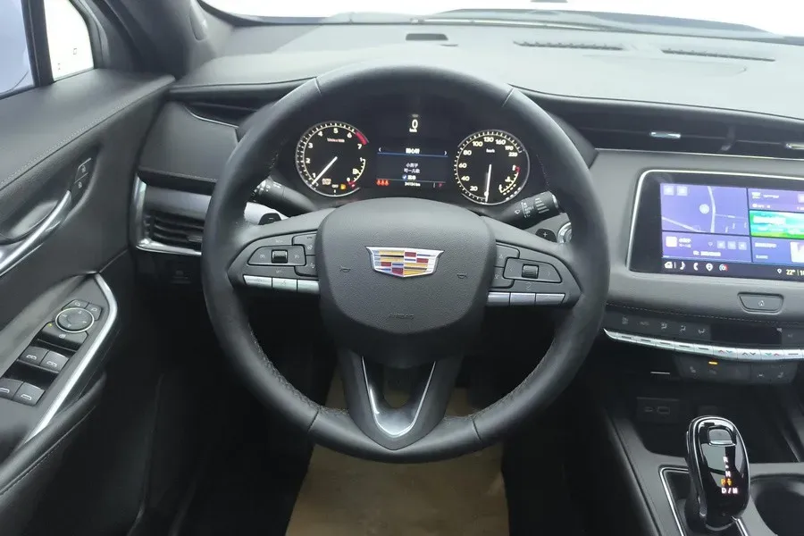 2022 Cadillac XT4 2.0T 237HP L4 9AT,autocango,china used car exporter,china ev exporter,chinese used car exporter,chinese used ev exporter