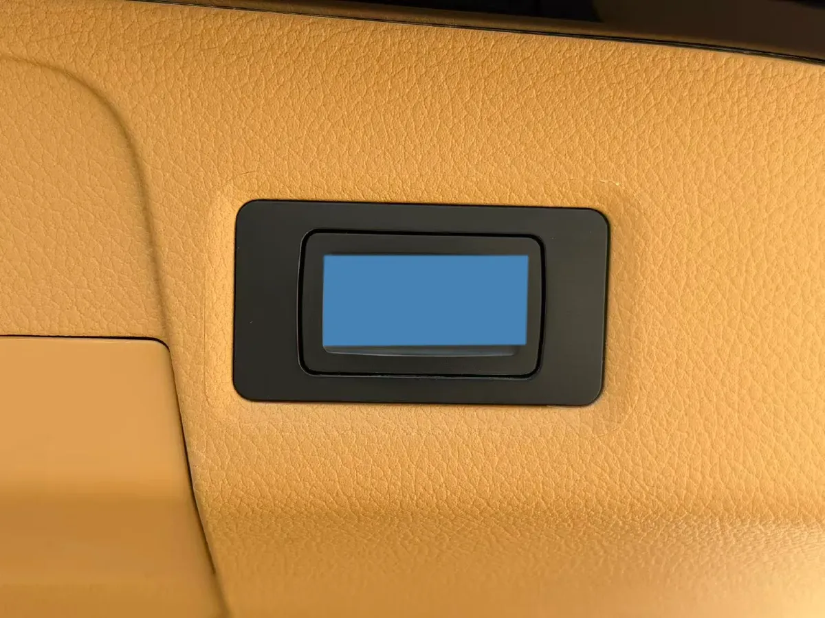 2025 Voyah Dream 1.5T 150HP L4 PHEV 41.7KWH,autocango,china used car exporter,china ev exporter,chinese used car exporter,chinese used ev exporter