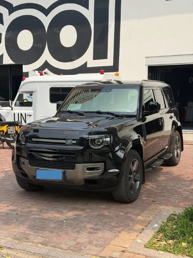 2024 Land Rover Defender 3.0T 400HP L6 8AT,autocango,china used car exporter,china ev exporter,chinese used car exporter,chinese used ev exporter