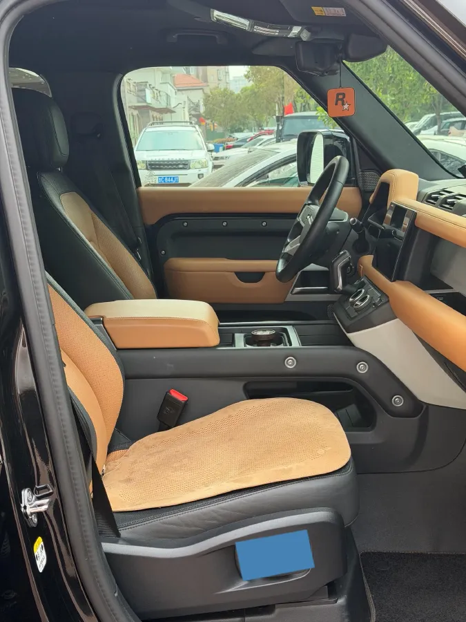 2024 Land Rover Defender 3.0T 400HP L6 8AT,autocango,china used car exporter,china ev exporter,chinese used car exporter,chinese used ev exporter