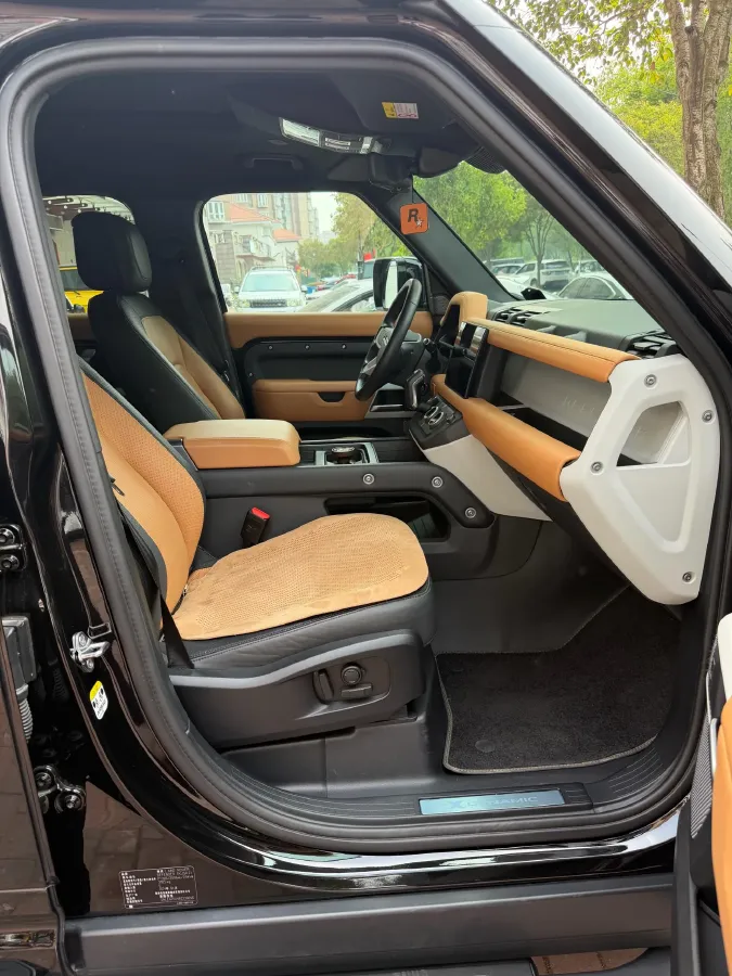 2024 Land Rover Defender 3.0T 400HP L6 8AT,autocango,china used car exporter,china ev exporter,chinese used car exporter,chinese used ev exporter