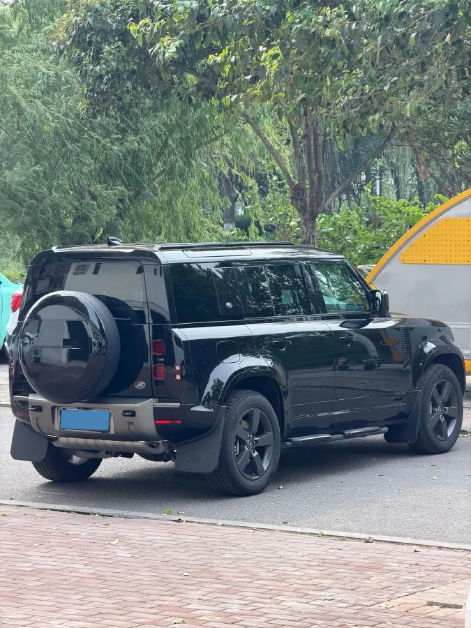 2024 Land Rover Defender 3.0T 400HP L6 8AT,autocango,china used car exporter,china ev exporter,chinese used car exporter,chinese used ev exporter
