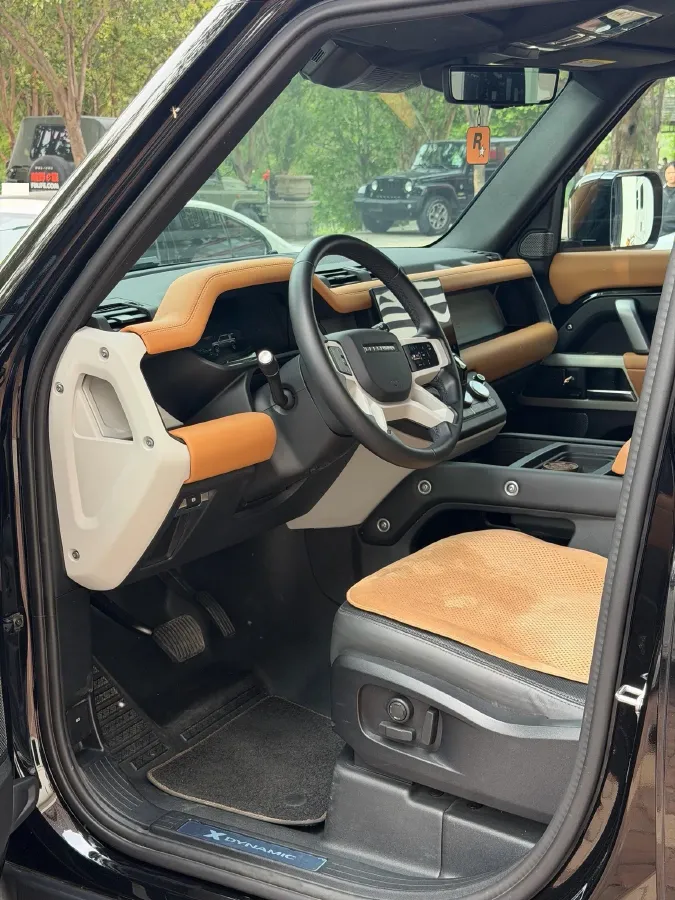 2024 Land Rover Defender 3.0T 400HP L6 8AT,autocango,china used car exporter,china ev exporter,chinese used car exporter,chinese used ev exporter