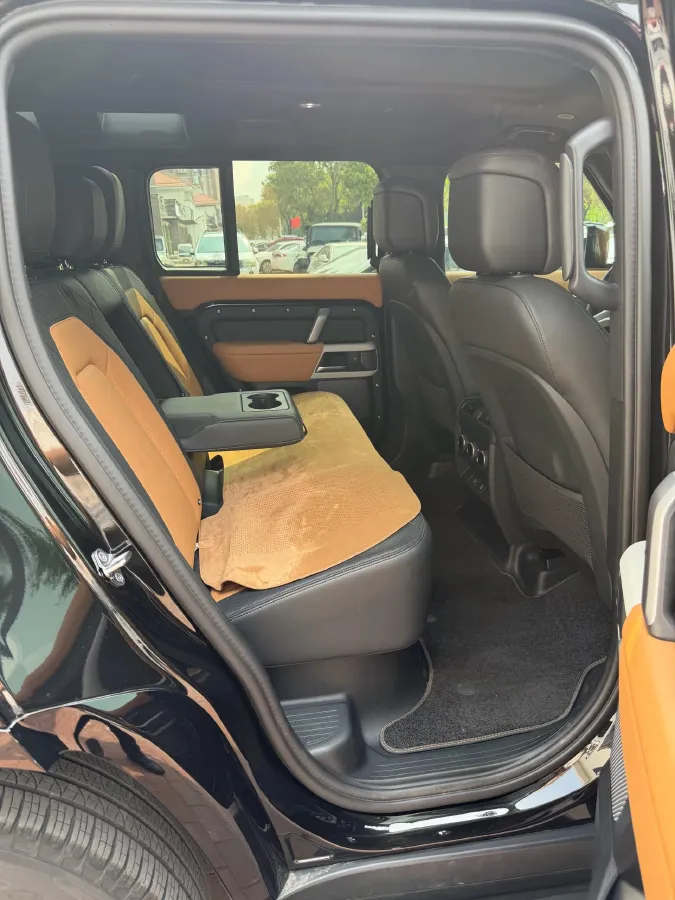 2024 Land Rover Defender 3.0T 400HP L6 8AT,autocango,china used car exporter,china ev exporter,chinese used car exporter,chinese used ev exporter