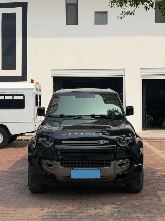 2024 Land Rover Defender 3.0T 400HP L6 8AT,autocango,china used car exporter,china ev exporter,chinese used car exporter,chinese used ev exporter