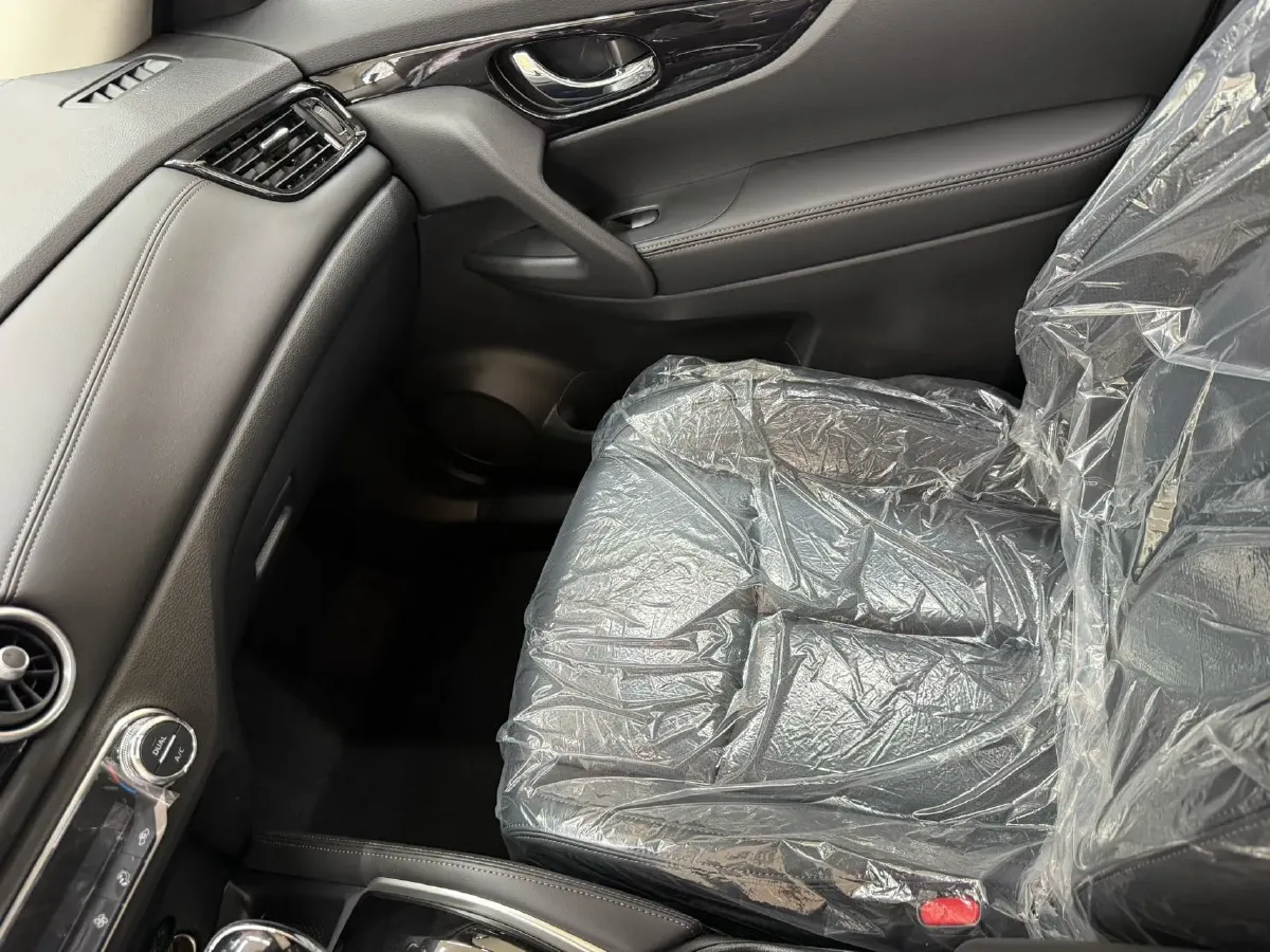 2025 Nissan X-Trail 2.0L 151HP L4 CVT,autocango,china used car exporter,china ev exporter,chinese used car exporter,chinese used ev exporter