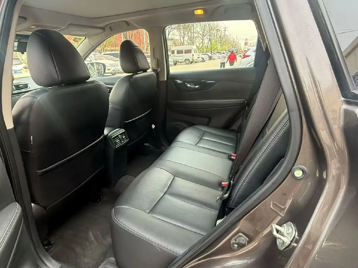 2021 Nissan X-Trail 2.0L 151HP L4 CVT,autocango,china used car exporter,china ev exporter,chinese used car exporter,chinese used ev exporter