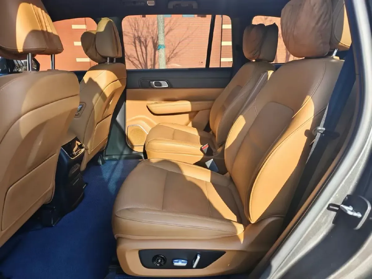 2020 Li ONE Range Extended 131HP REEV 40.5KWH,autocango,china used car exporter,china ev exporter,chinese used car exporter,chinese used ev exporter