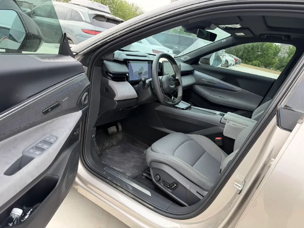 2025 LYNK&CO 08 EM-P 1.5T 163HP L4 3DHT PHEV 39.6/39.8KWH,autocango,china used car exporter,china ev exporter,chinese used car exporter,chinese used ev exporter