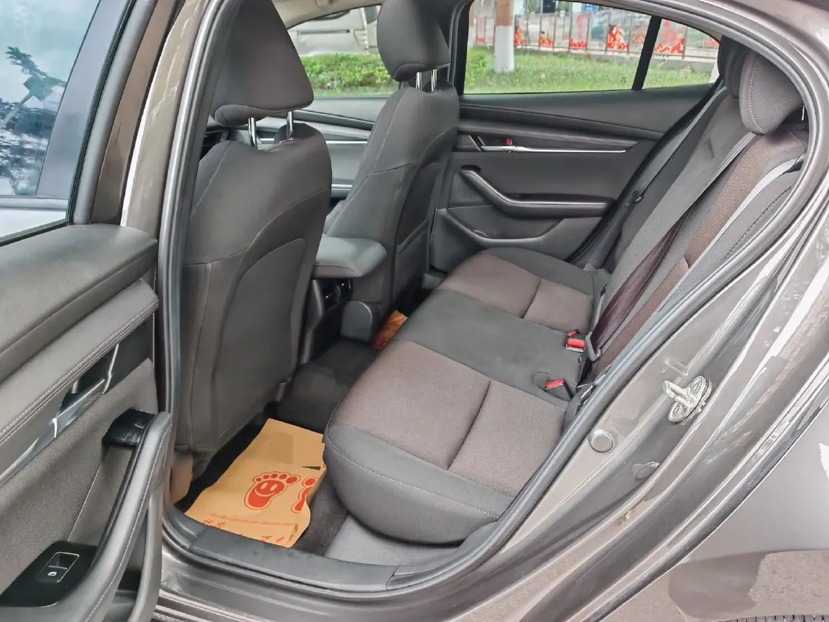 2022 Mazda 3 Axela 2.0L 158HP L4 6AT,autocango,china used car exporter,china ev exporter,chinese used car exporter,chinese used ev exporter