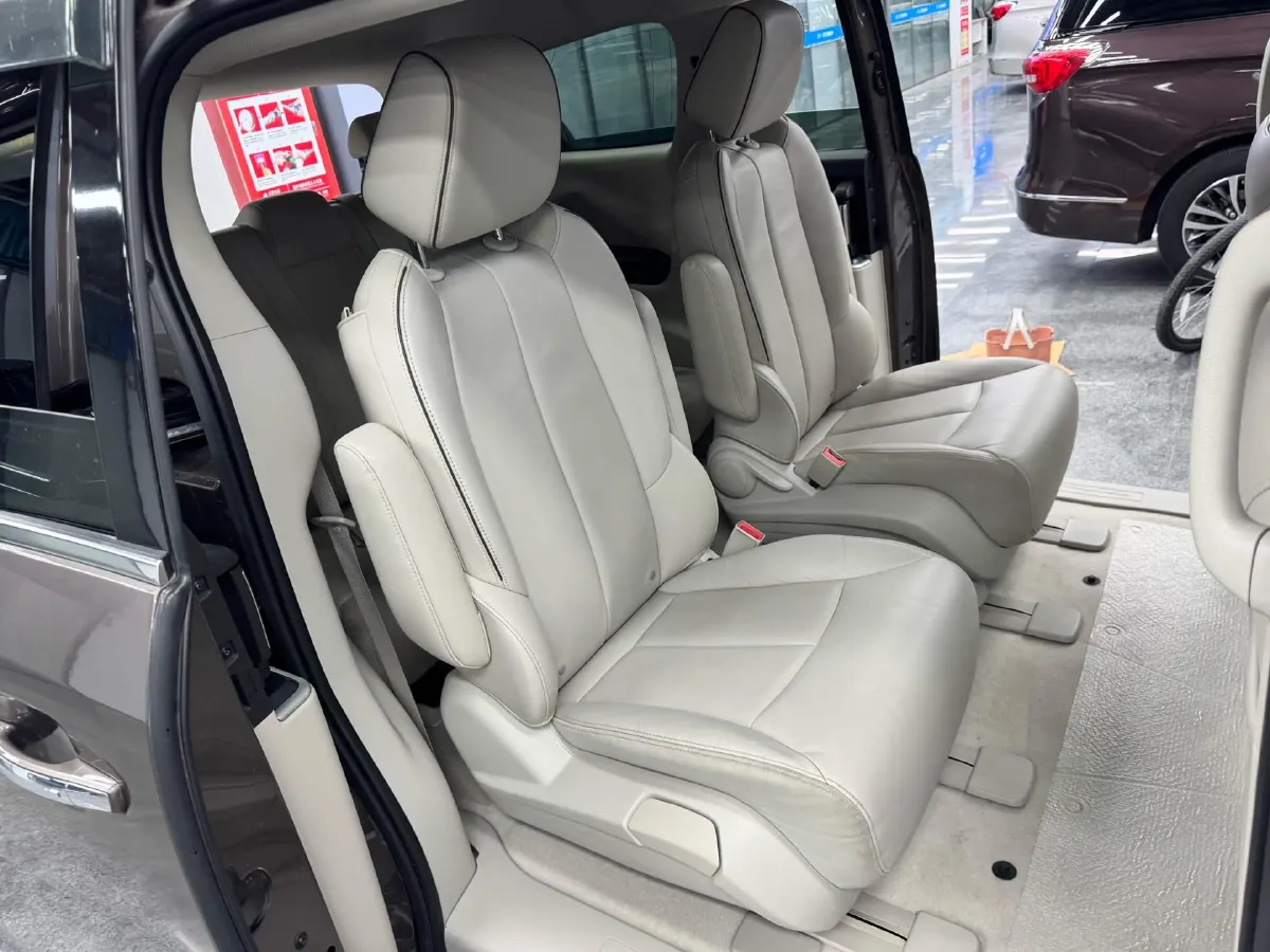 2021 Buick GL8 2.0T 237HP L4 9AT,autocango,china used car exporter,china ev exporter,chinese used car exporter,chinese used ev exporter