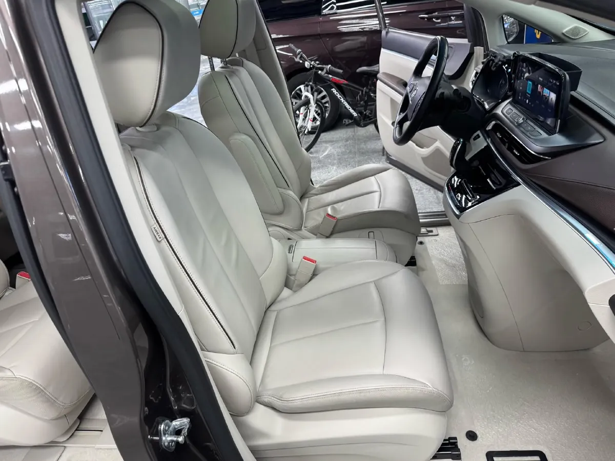 2021 Buick GL8 2.0T 237HP L4 9AT,autocango,china used car exporter,china ev exporter,chinese used car exporter,chinese used ev exporter