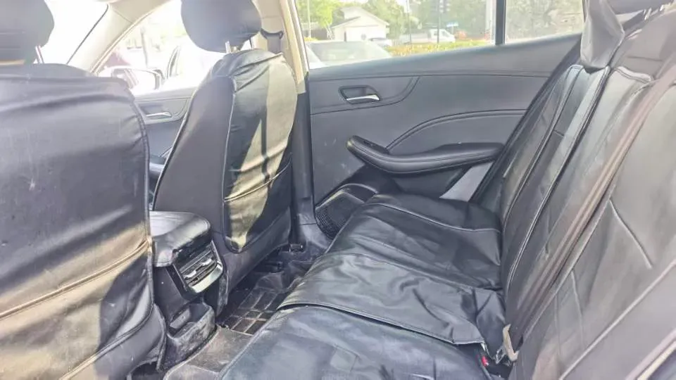 2023 Roewe i5 1.5L 129HP L4 5MT,autocango,china used car exporter,china ev exporter,chinese used car exporter,chinese used ev exporter