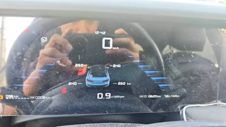 2023 Roewe i5 1.5L 129HP L4 5MT,autocango,china used car exporter,china ev exporter,chinese used car exporter,chinese used ev exporter