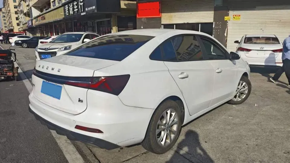 2023 Roewe i5 1.5L 129HP L4 5MT,autocango,china used car exporter,china ev exporter,chinese used car exporter,chinese used ev exporter