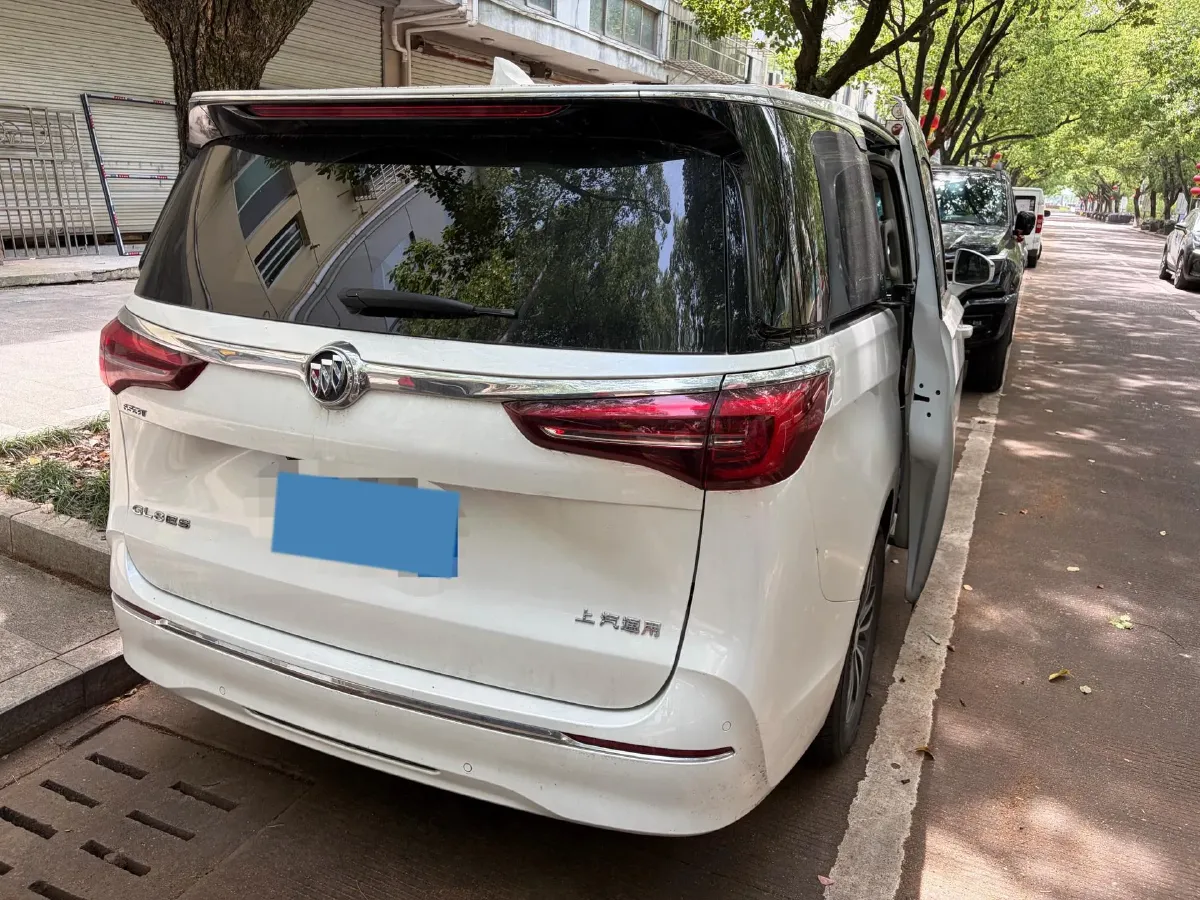 2022 Buick GL8 2.0T 237HP L4 9AT,autocango,china used car exporter,china ev exporter,chinese used car exporter,chinese used ev exporter