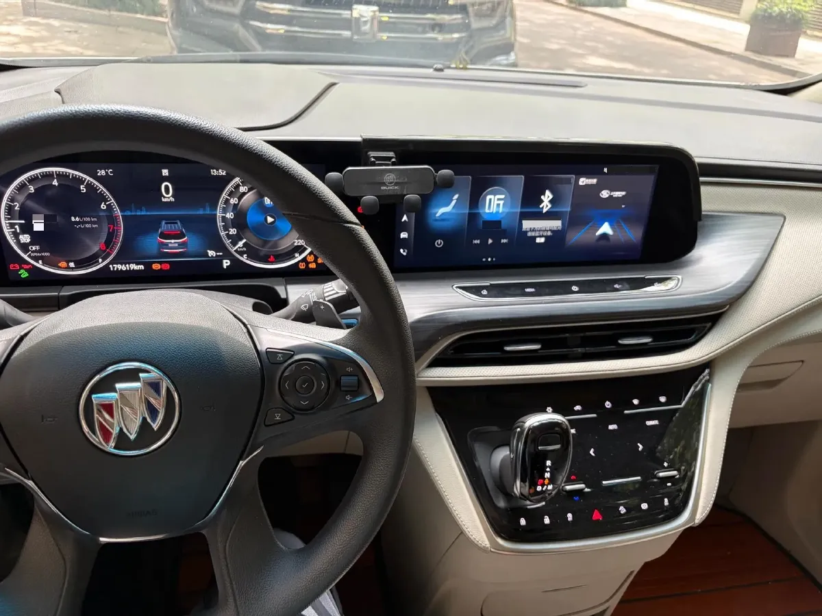 2022 Buick GL8 2.0T 237HP L4 9AT,autocango,china used car exporter,china ev exporter,chinese used car exporter,chinese used ev exporter