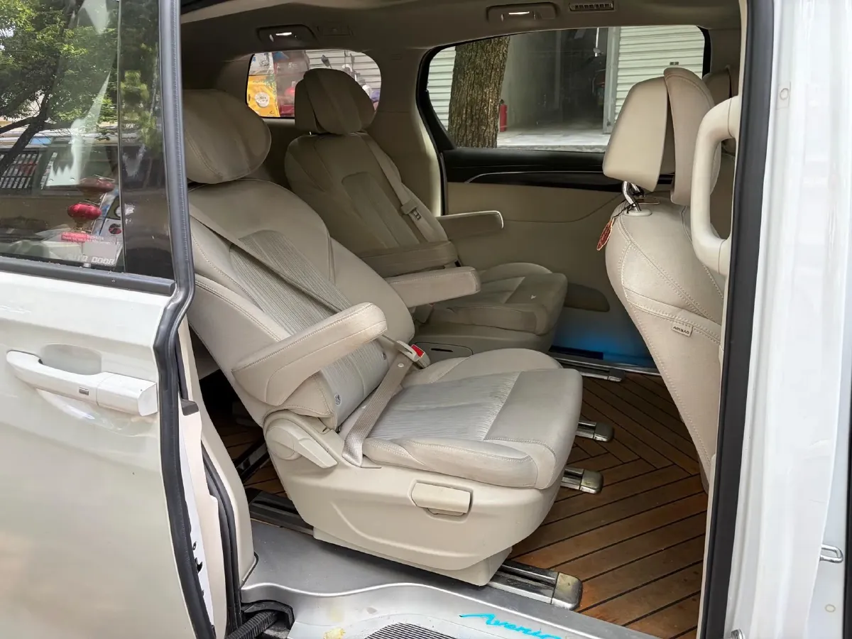 2022 Buick GL8 2.0T 237HP L4 9AT,autocango,china used car exporter,china ev exporter,chinese used car exporter,chinese used ev exporter