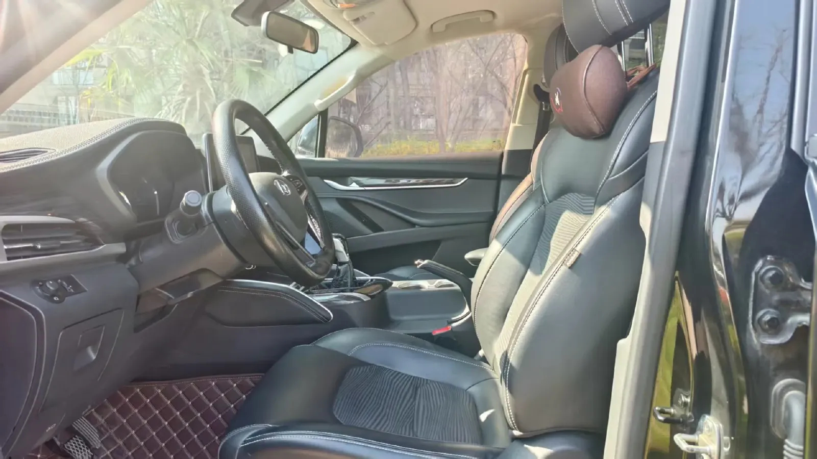 2017 MAXUS D90 2.0T 224HP L4 6MT,autocango,china used car exporter,china ev exporter,chinese used car exporter,chinese used ev exporter